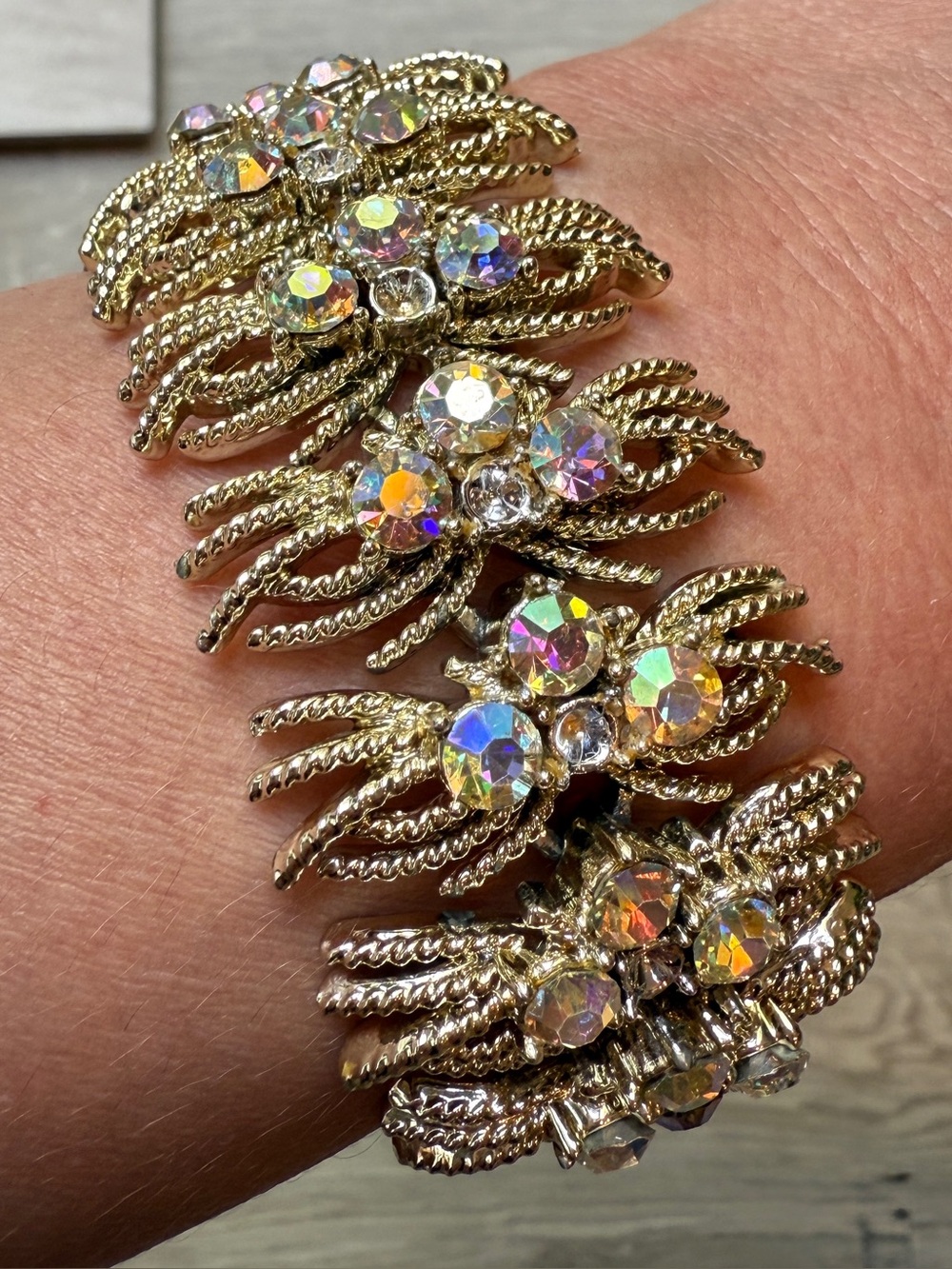 Vintage Coro Aurora Borealis AB Rhinestone Bracelet Gold tone Corocraft Pegasus - Picture 3 of 15